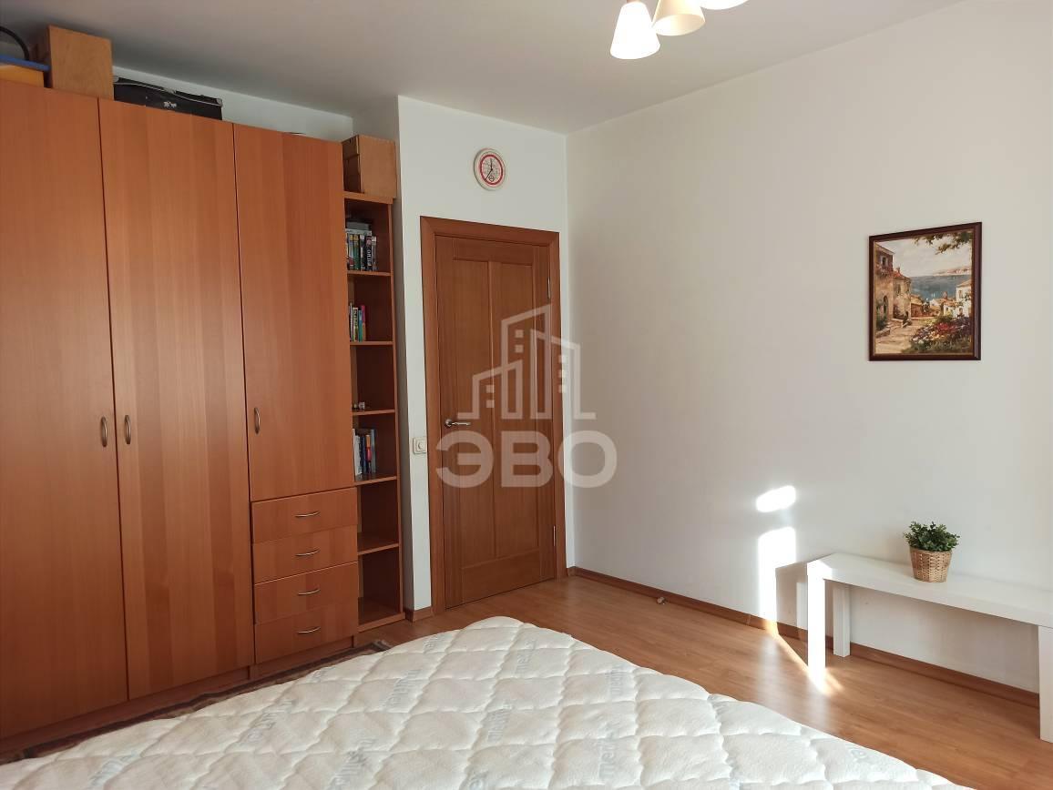 трехкомнатная квартира в Санкт-Петербурге по адресу: Мытнинская ул., 2