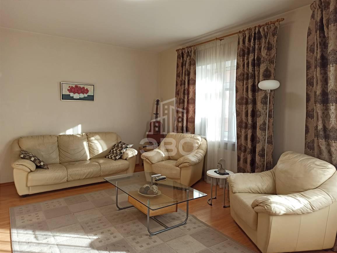 трехкомнатная квартира в Санкт-Петербурге по адресу: Мытнинская ул., 2