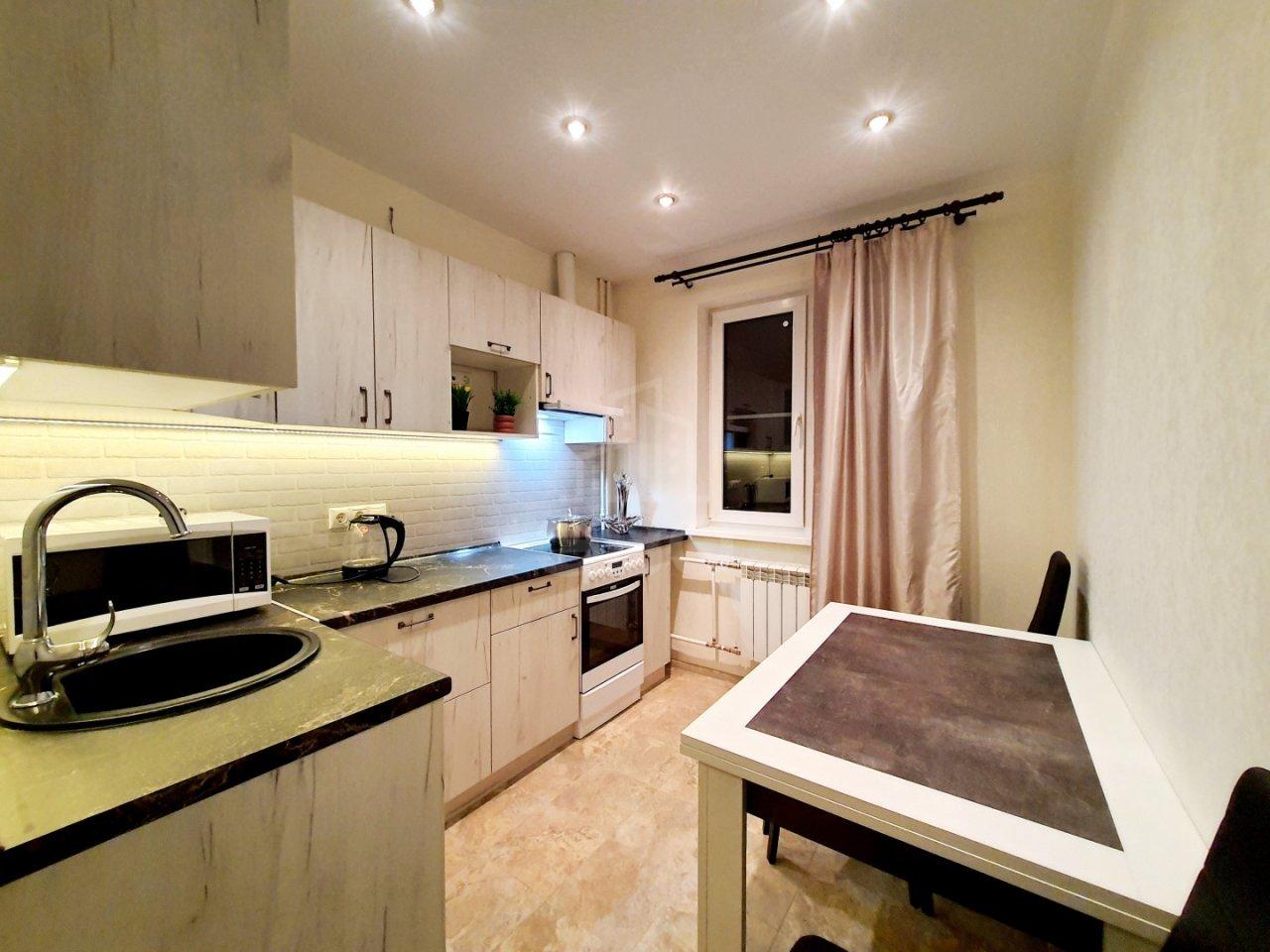 двухкомнатная квартира в Санкт-Петербурге по адресу: Богатырский проспект, 7, к 5