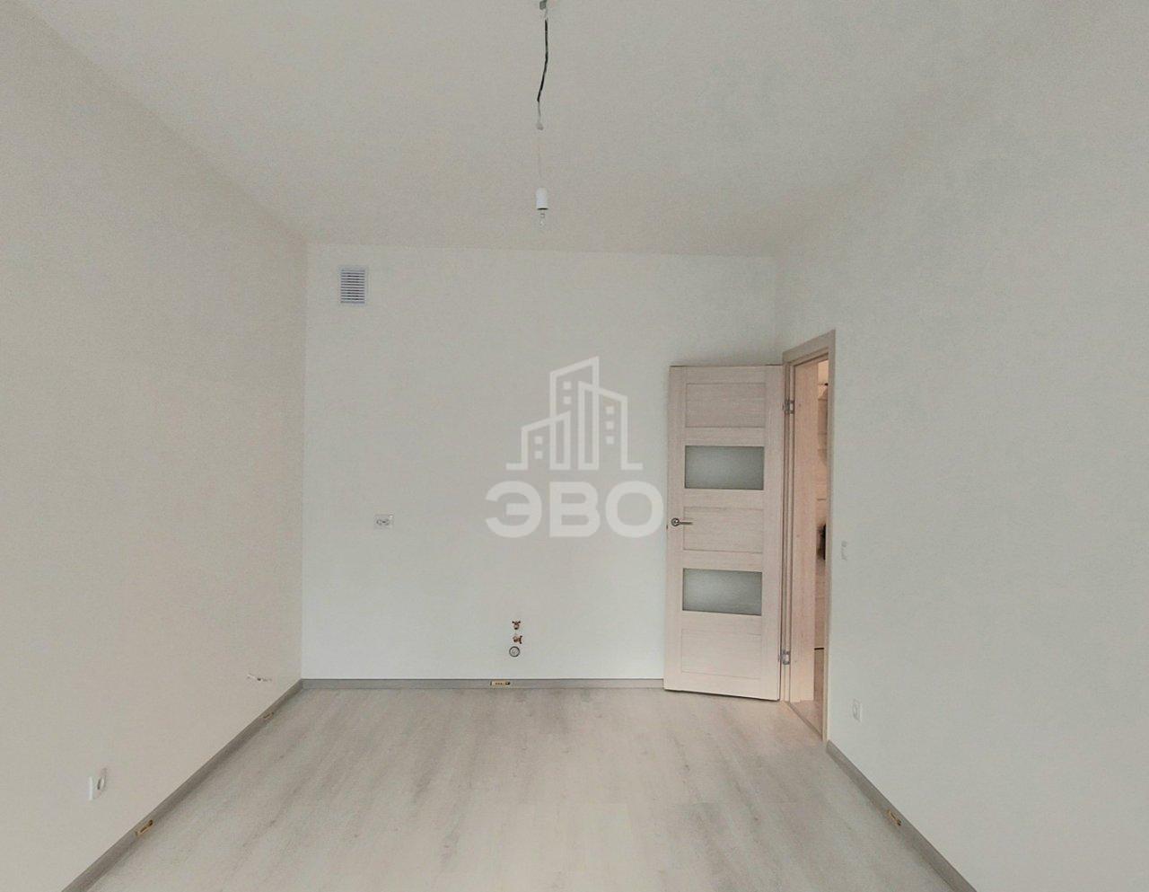 трехкомнатная квартира в Санкт-Петербурге по адресу: Верхне-Каменская ул., 9, к 1, строение 1