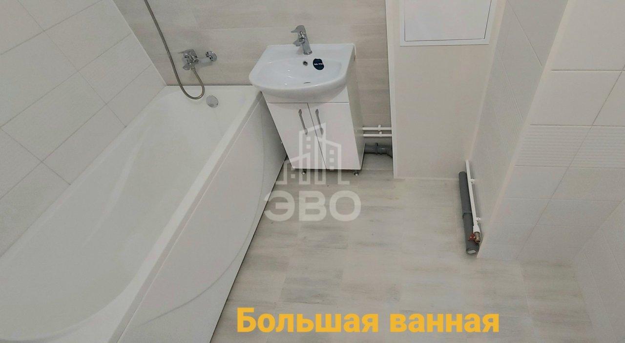 трехкомнатная квартира в Санкт-Петербурге по адресу: Верхне-Каменская ул., 9, к 1, строение 1