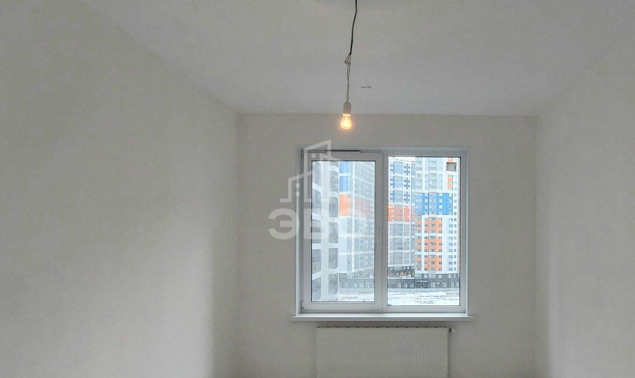 трехкомнатная квартира в Санкт-Петербурге по адресу: Верхне-Каменская ул., 9, к 1, строение 1