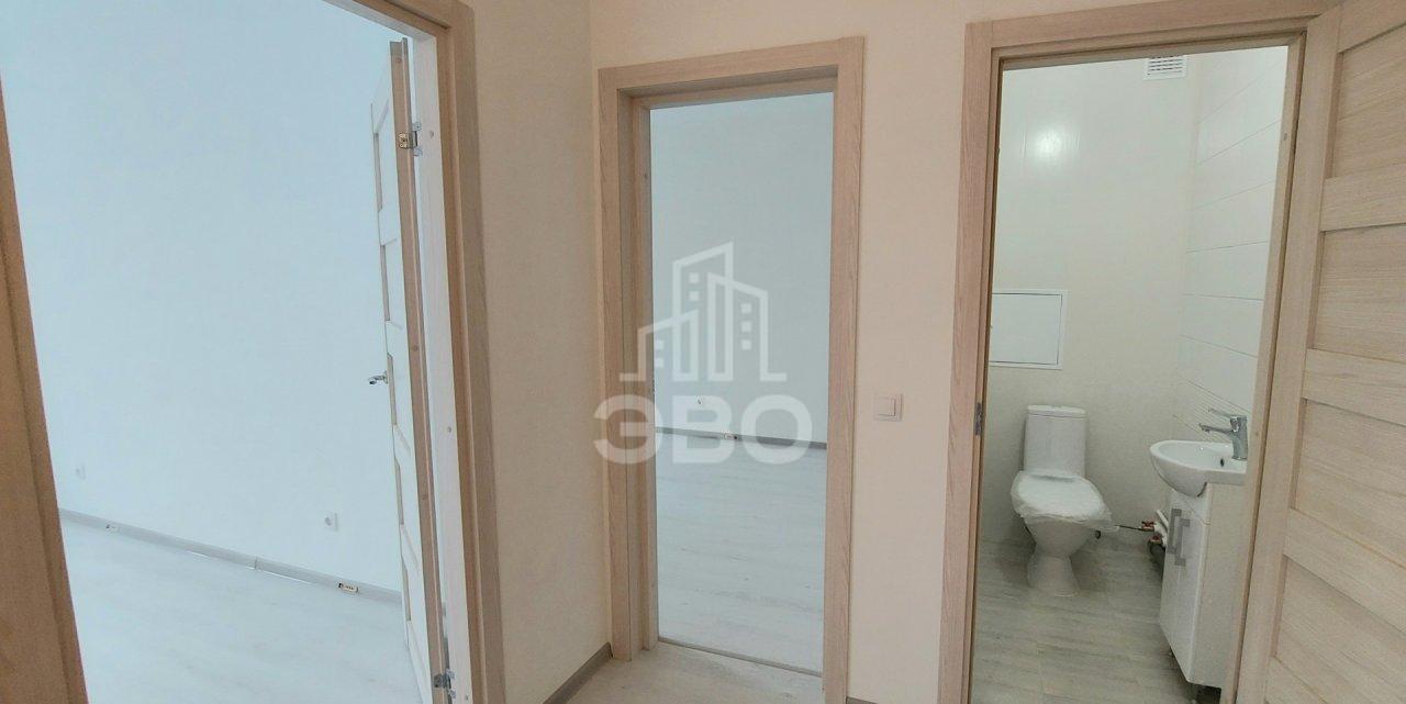 трехкомнатная квартира в Санкт-Петербурге по адресу: Верхне-Каменская ул., 9, к 1, строение 1