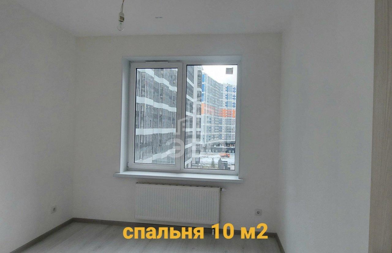 трехкомнатная квартира в Санкт-Петербурге по адресу: Верхне-Каменская ул., 9, к 1, строение 1