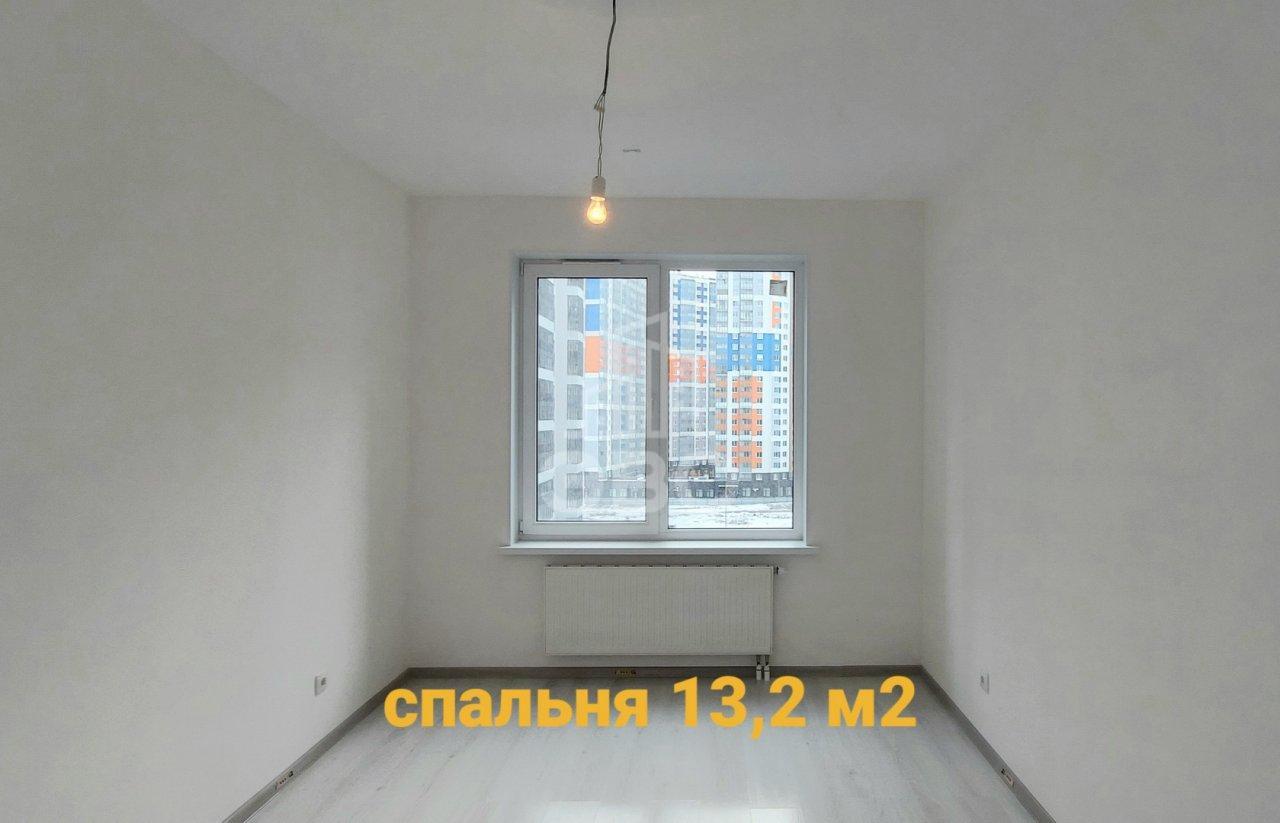 трехкомнатная квартира в Санкт-Петербурге по адресу: Верхне-Каменская ул., 9, к 1, строение 1