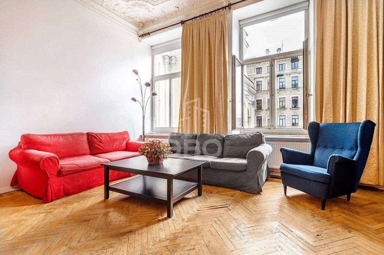 двухкомнатная квартира в Санкт-Петербурге по адресу: Невский проспект, 32-34