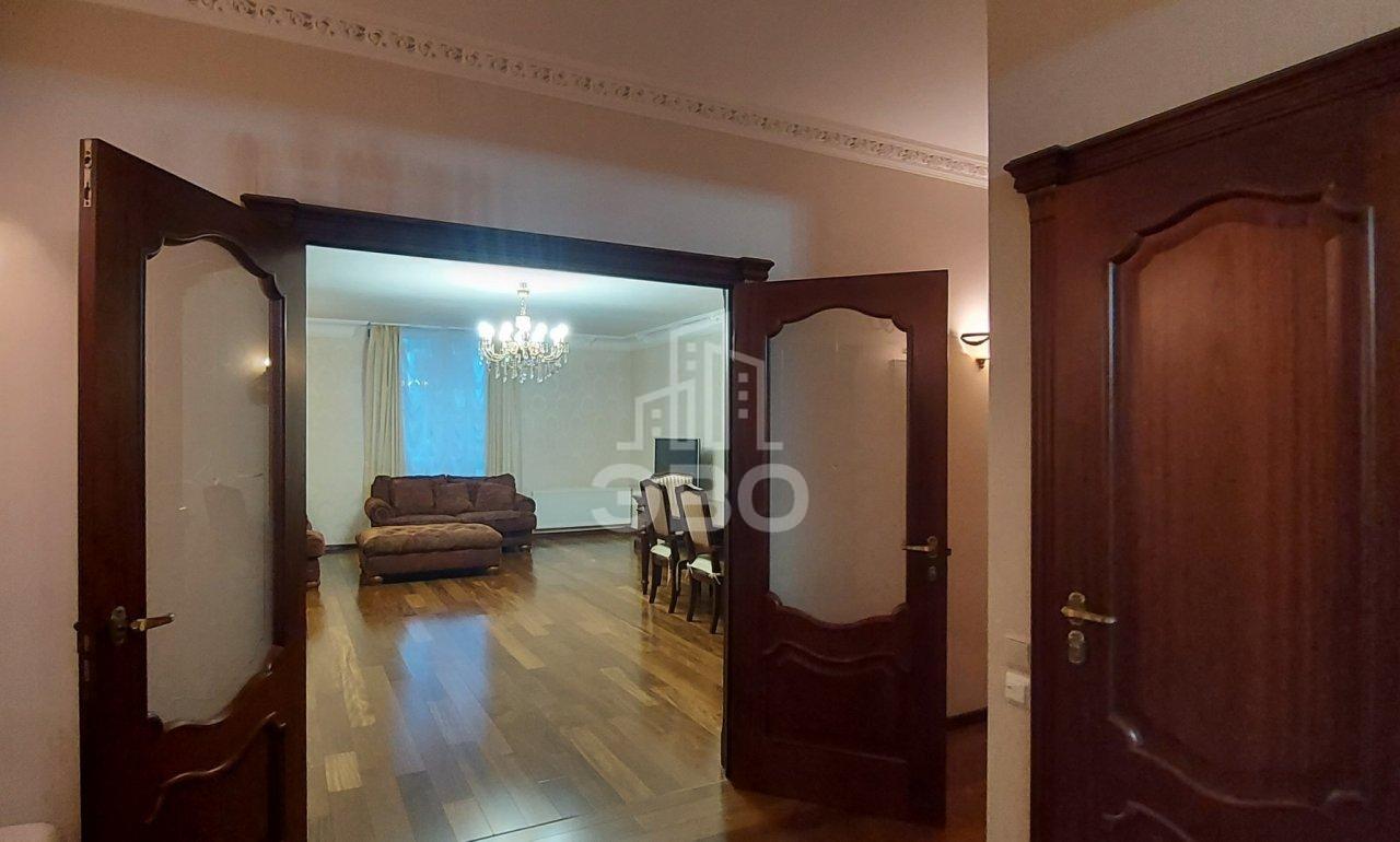 четырехкомнатная квартира в Санкт-Петербурге по адресу: Морская наб., 21, к 1