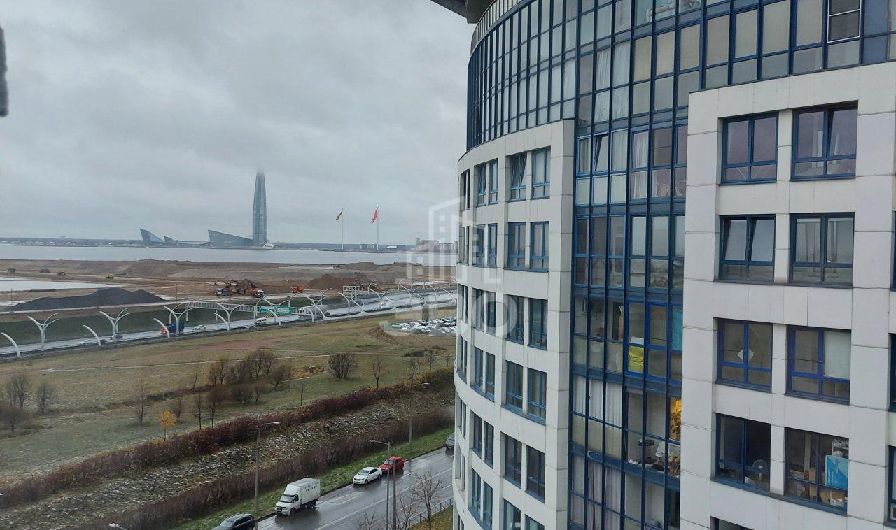 четырехкомнатная квартира в Санкт-Петербурге по адресу: Морская наб., 21, к 1