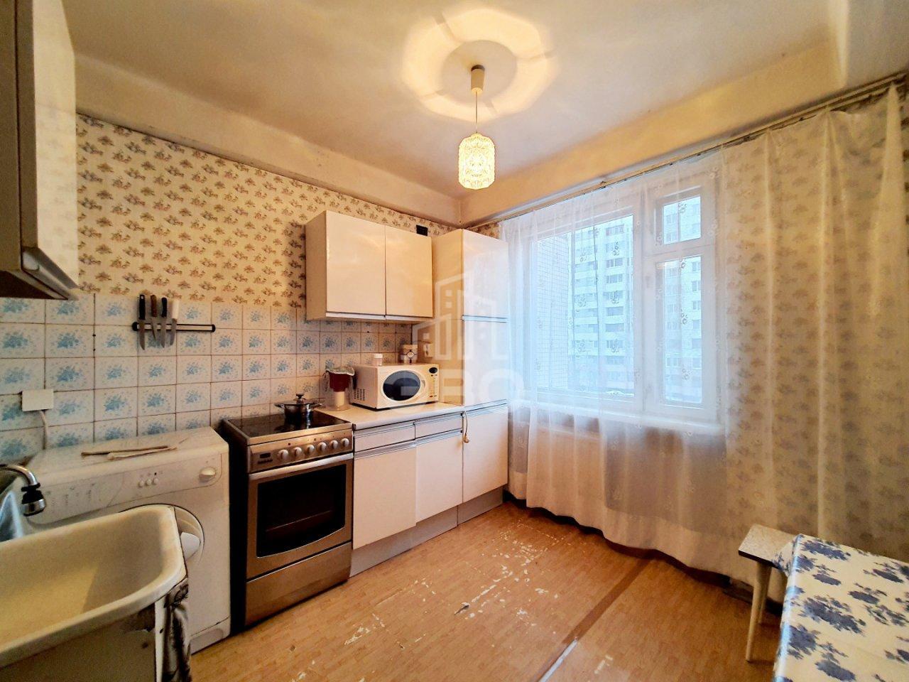 трехкомнатная квартира в Санкт-Петербурге по адресу: Олеко Дундича ул., 25, к 2