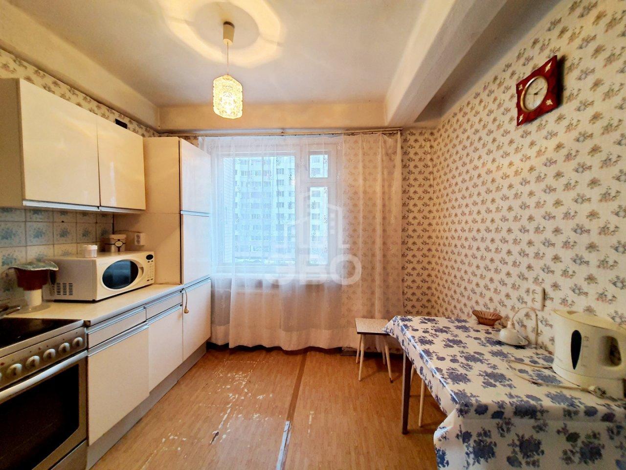 трехкомнатная квартира в Санкт-Петербурге по адресу: Олеко Дундича ул., 25, к 2