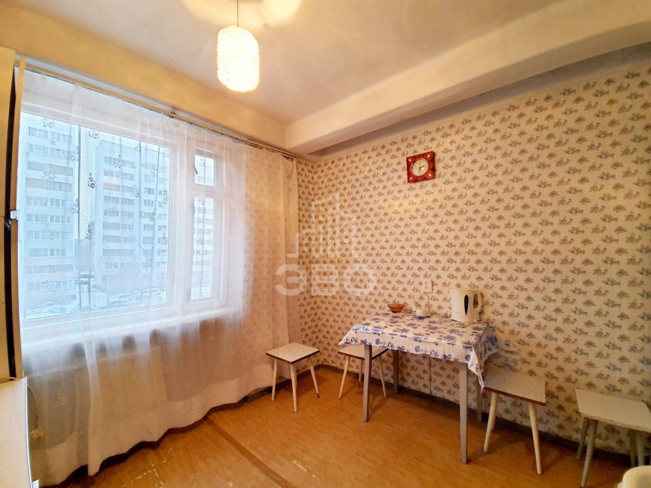 трехкомнатная квартира в Санкт-Петербурге по адресу: Олеко Дундича ул., 25, к 2