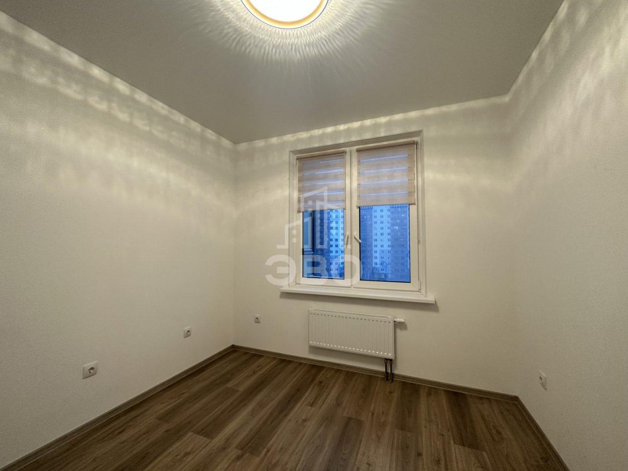 двухкомнатная квартира в Санкт-Петербурге по адресу: Современников ул., 17/1