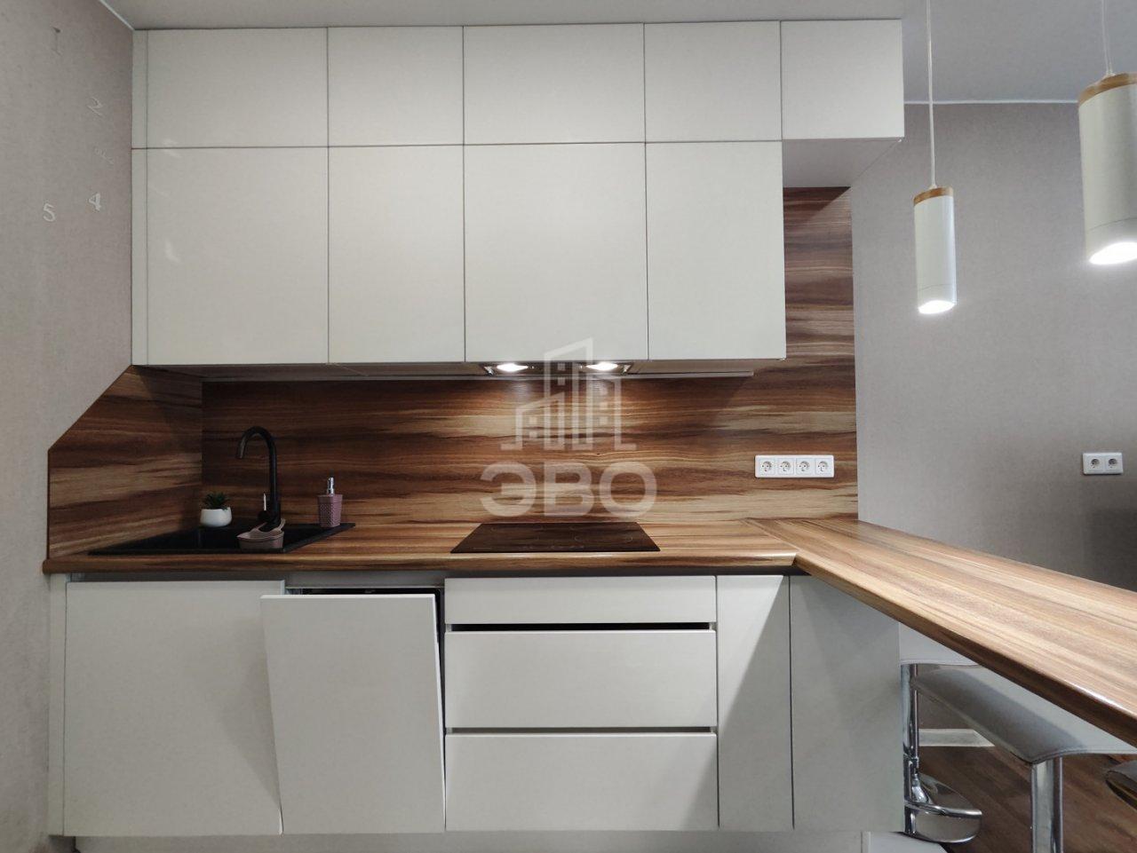 трехкомнатная квартира в Санкт-Петербурге по адресу: Красносельское ш., 6