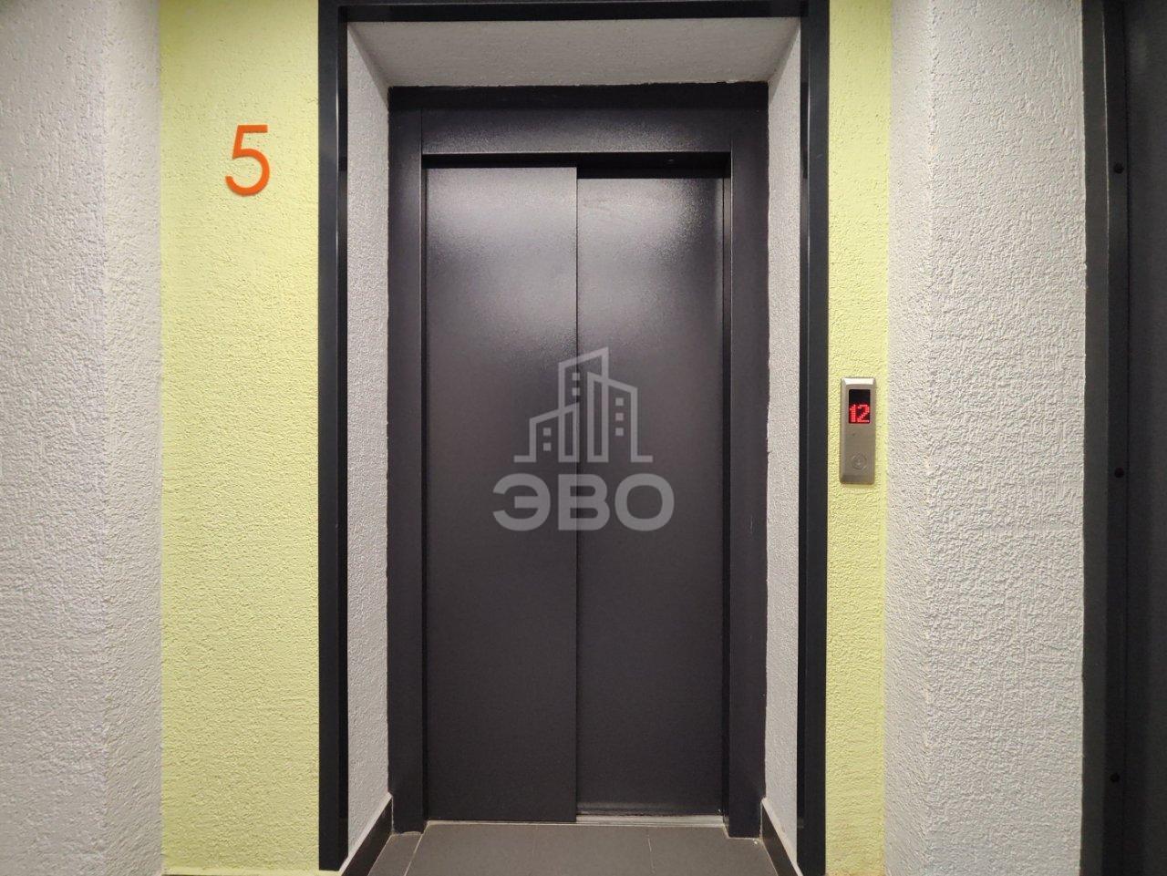 трехкомнатная квартира в Санкт-Петербурге по адресу: Красносельское ш., 6