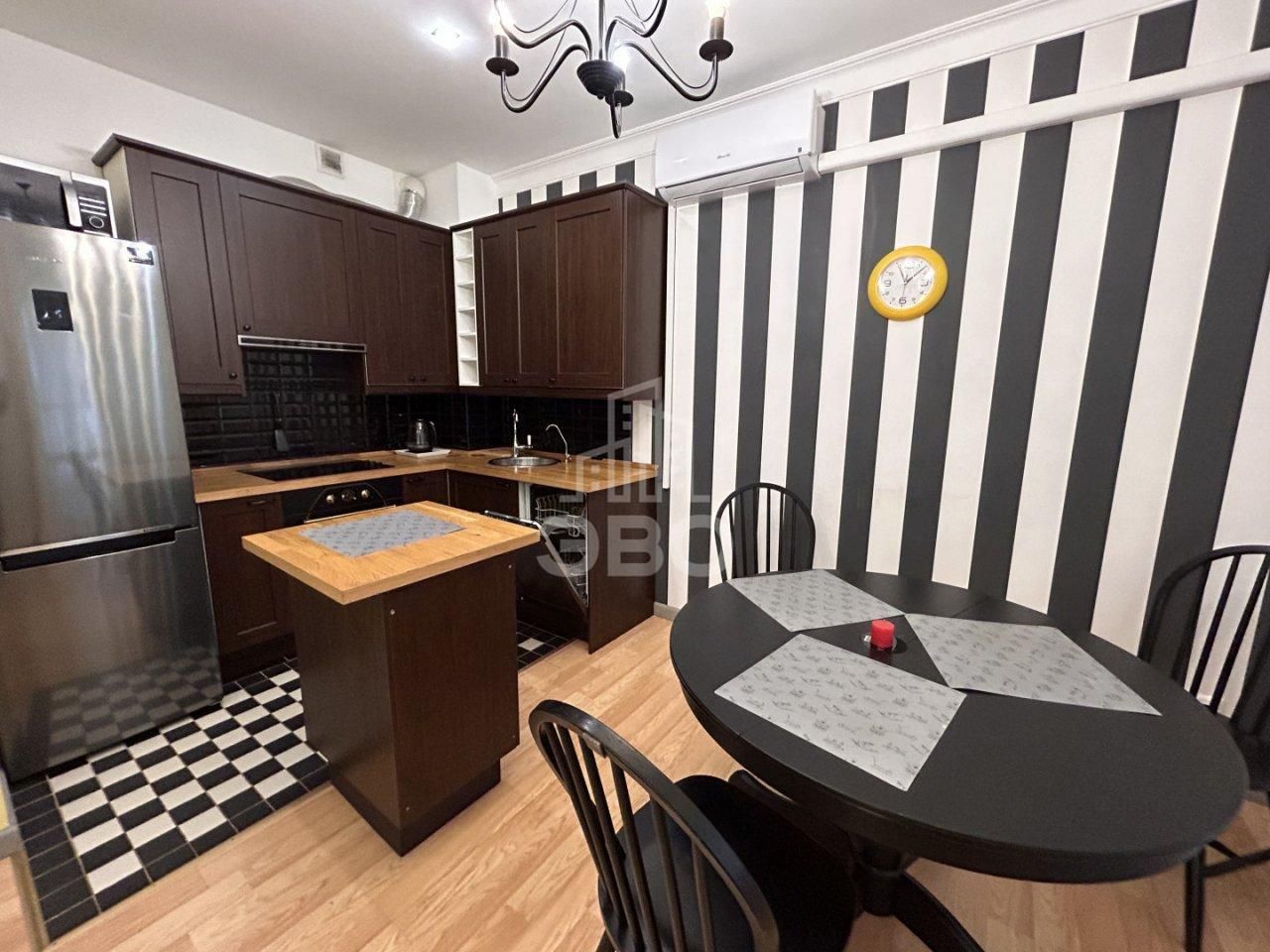 трехкомнатная квартира в Санкт-Петербурге по адресу: Большой Сампсониевский проспект, 4/6