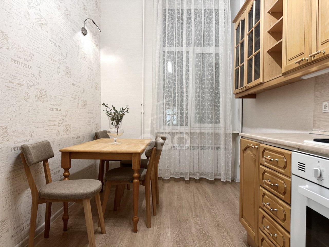 трехкомнатная квартира в Санкт-Петербурге по адресу: Моховая ул., 22