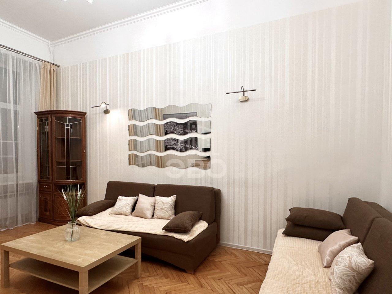 трехкомнатная квартира в Санкт-Петербурге по адресу: Моховая ул., 22