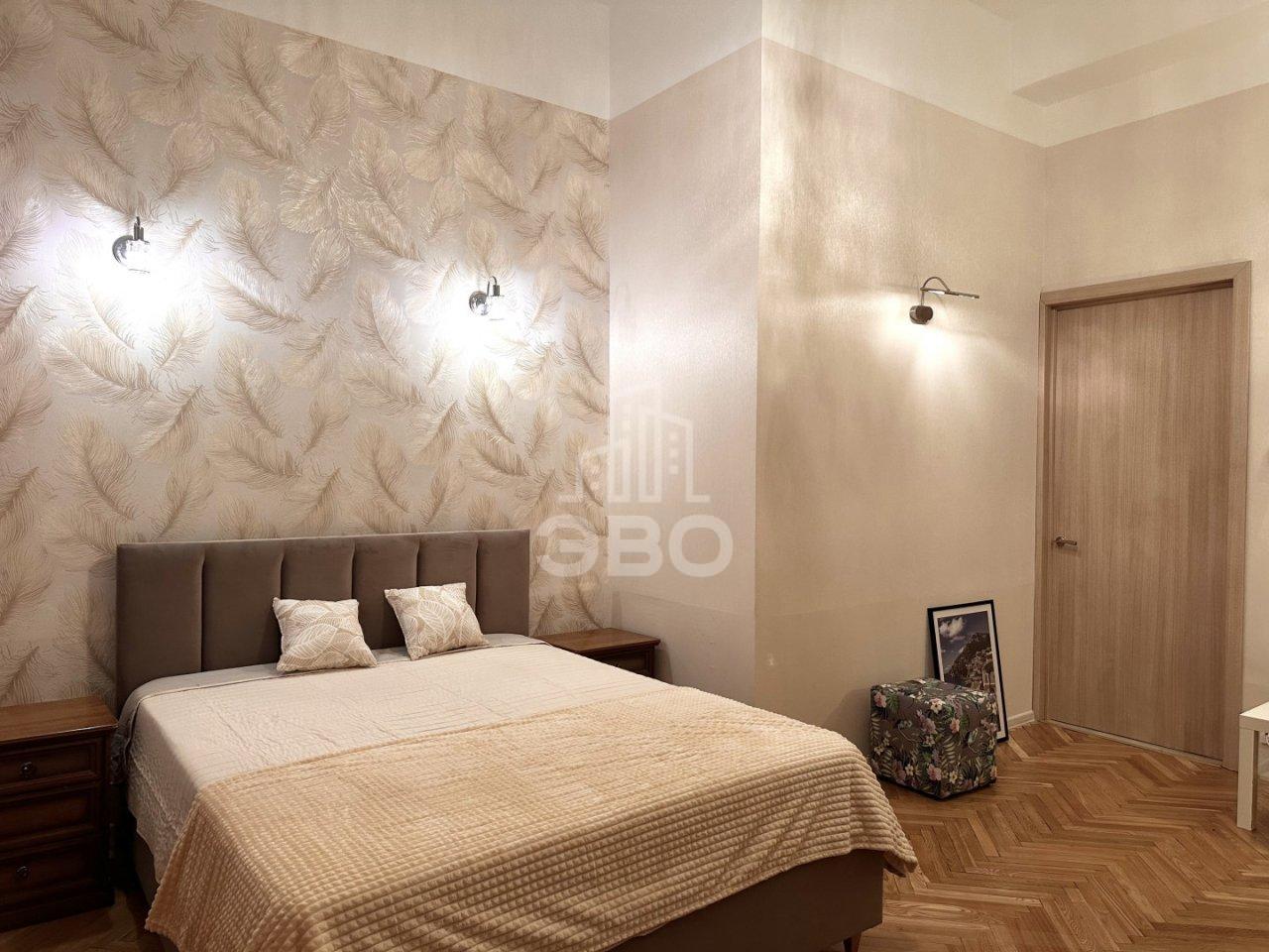 трехкомнатная квартира в Санкт-Петербурге по адресу: Моховая ул., 22