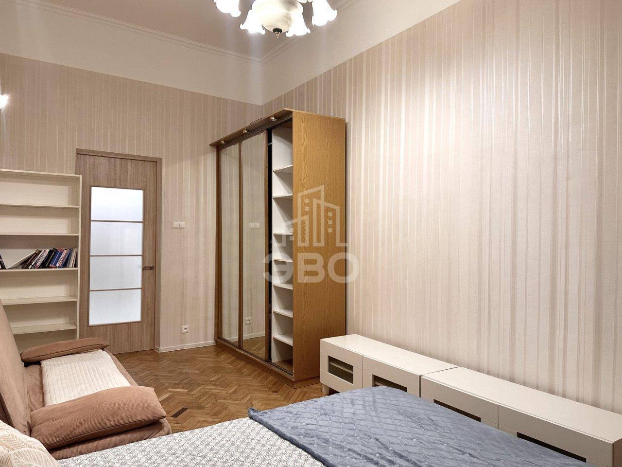 трехкомнатная квартира в Санкт-Петербурге по адресу: Моховая ул., 22