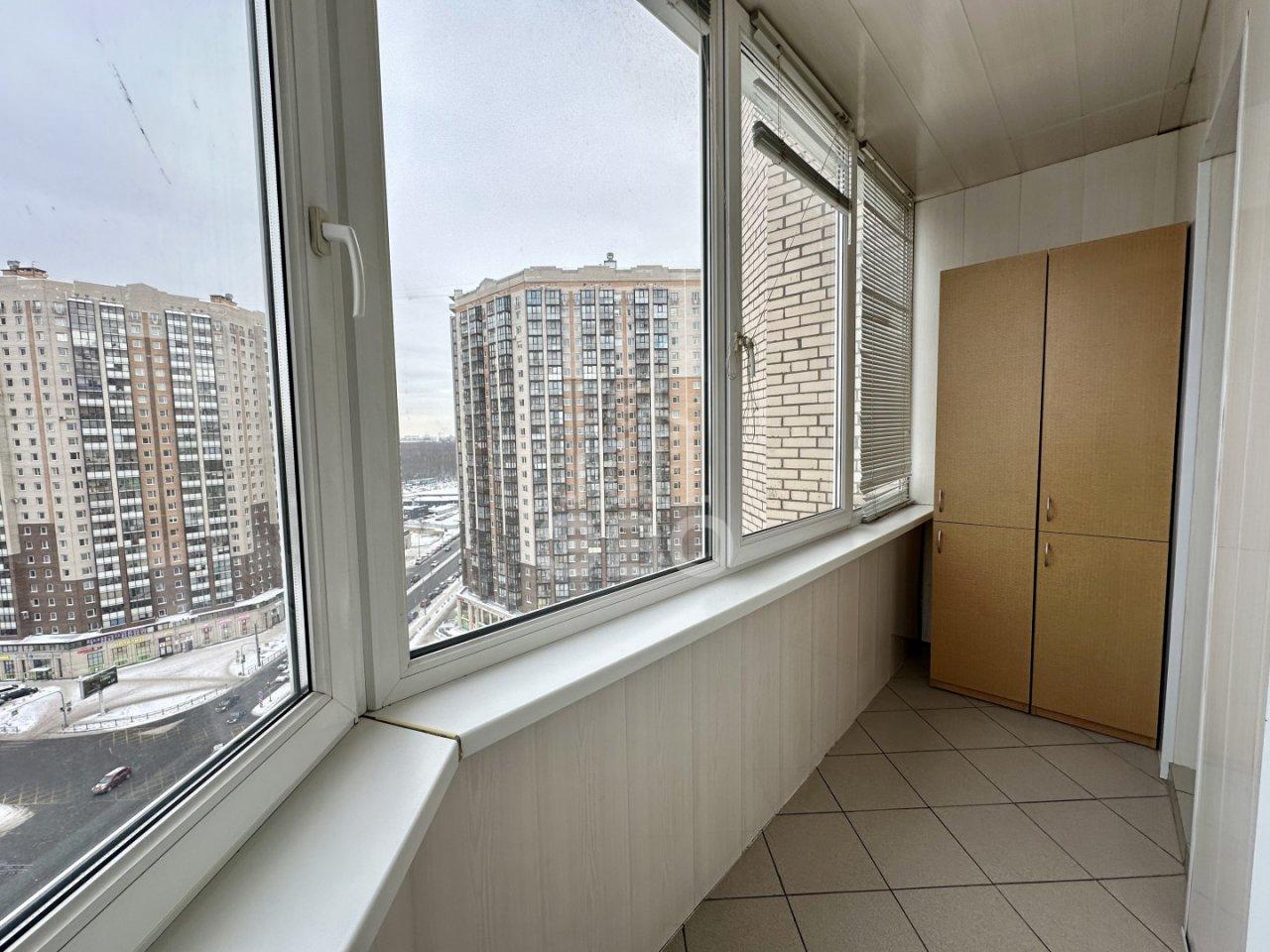 трехкомнатная квартира в Санкт-Петербурге по адресу: Коломяжский проспект, 20