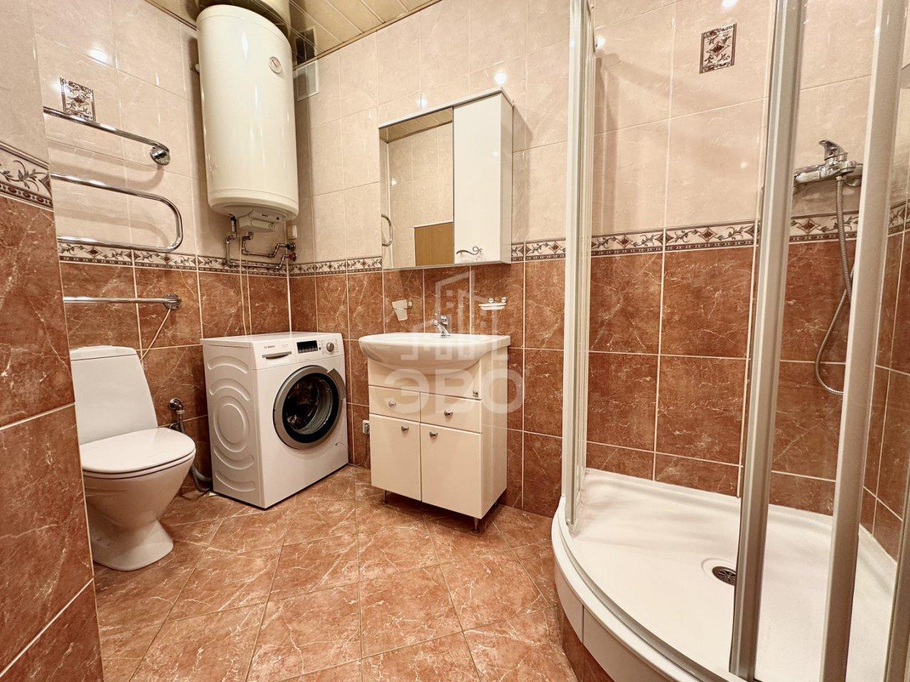 трехкомнатная квартира в Санкт-Петербурге по адресу: Коломяжский проспект, 20