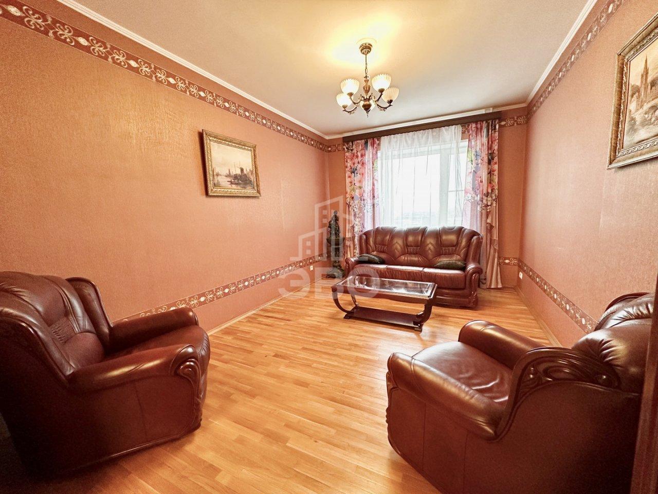 трехкомнатная квартира в Санкт-Петербурге по адресу: Коломяжский проспект, 20