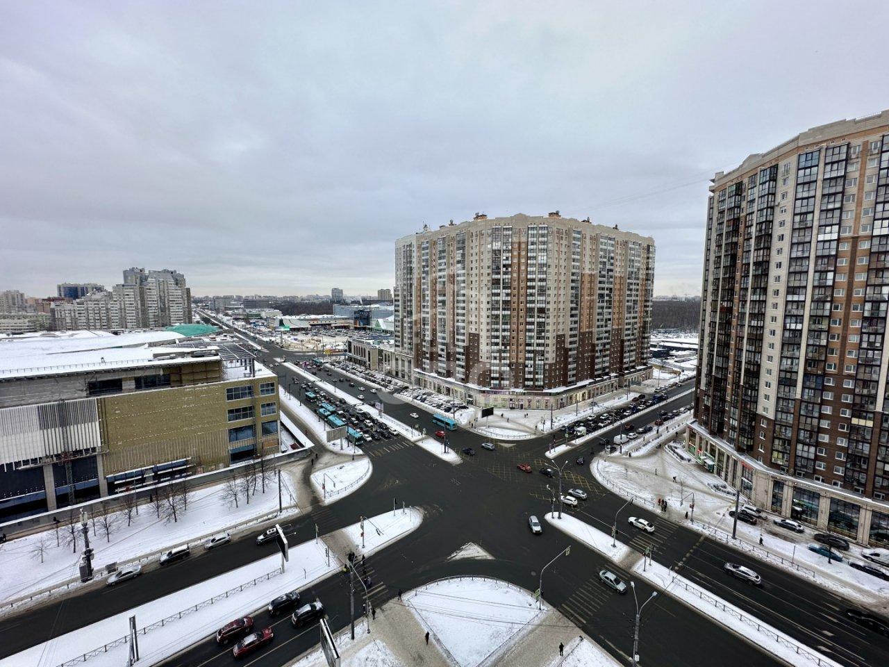 трехкомнатная квартира в Санкт-Петербурге по адресу: Коломяжский проспект, 20