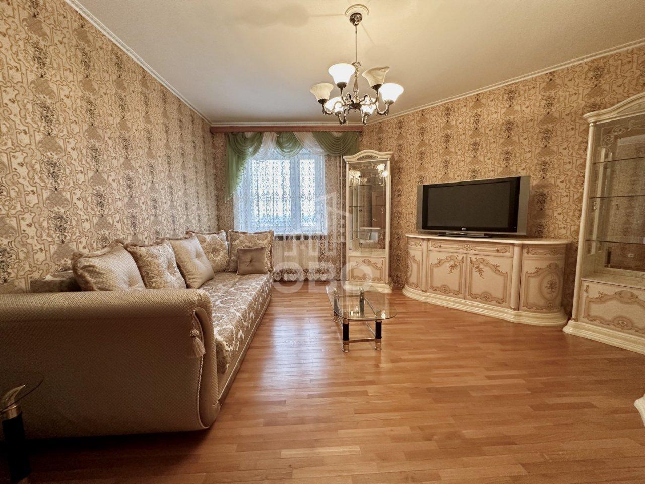 трехкомнатная квартира в Санкт-Петербурге по адресу: Коломяжский проспект, 20