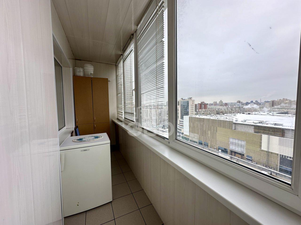 трехкомнатная квартира в Санкт-Петербурге по адресу: Коломяжский проспект, 20