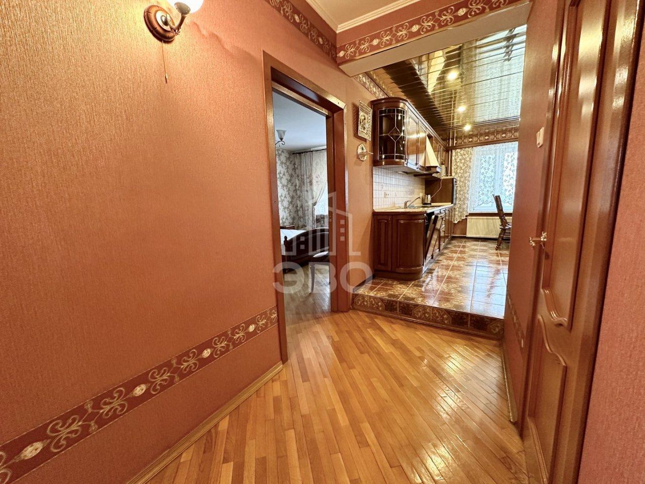 трехкомнатная квартира в Санкт-Петербурге по адресу: Коломяжский проспект, 20