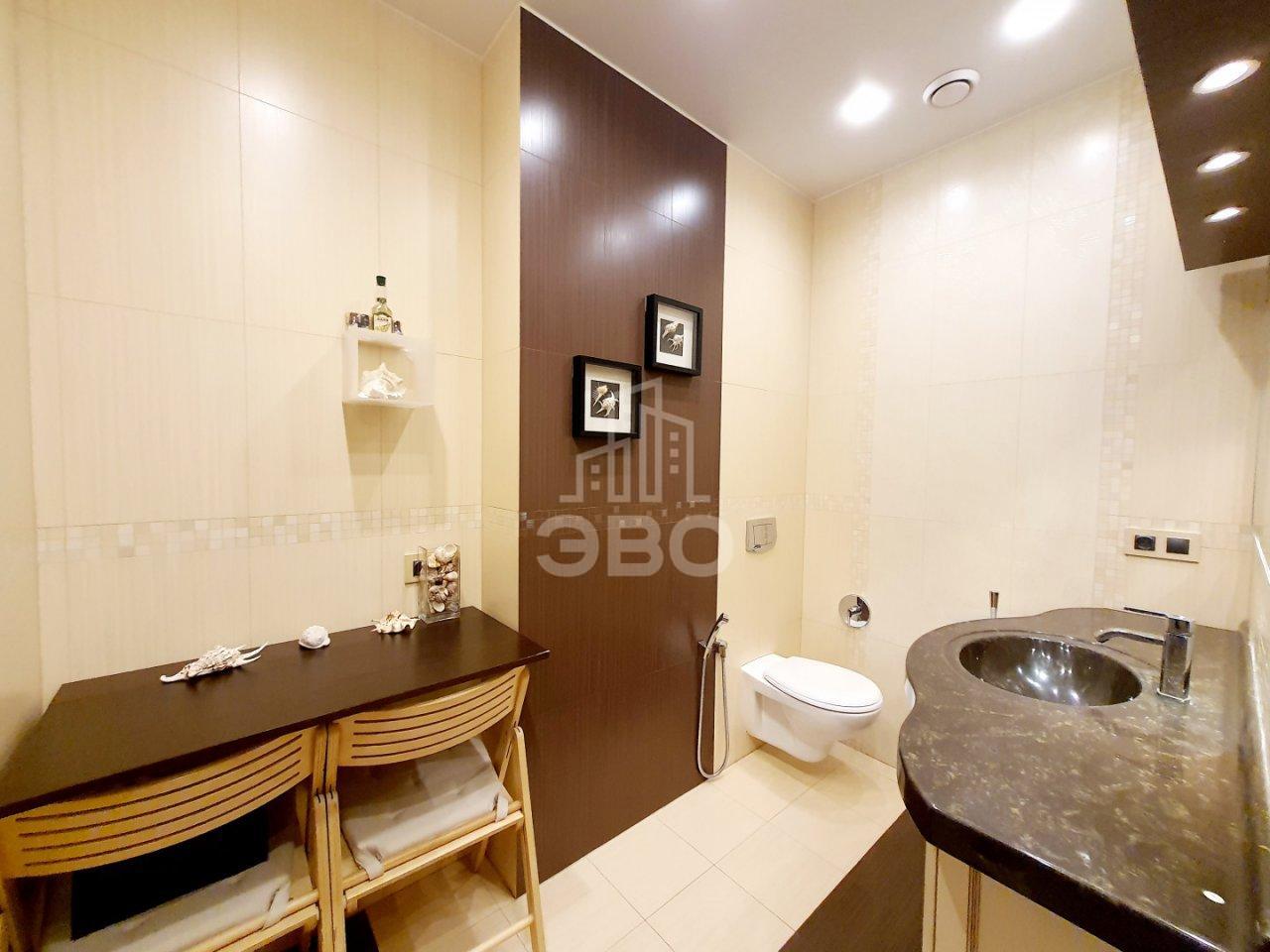 четырехкомнатная квартира в Санкт-Петербурге по адресу: Пражская ул., 44