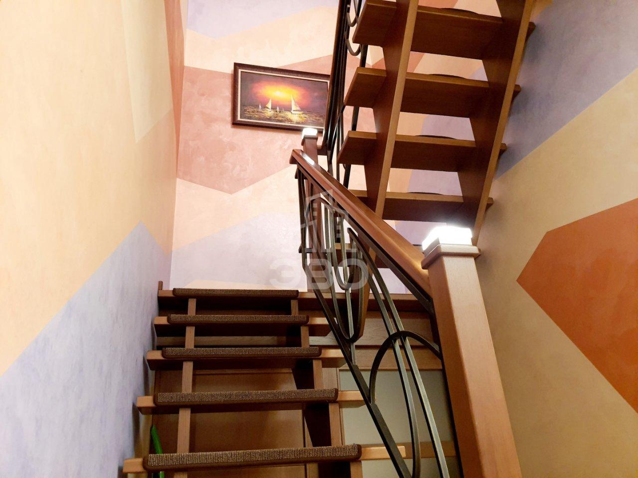 четырехкомнатная квартира в Санкт-Петербурге по адресу: Пражская ул., 44