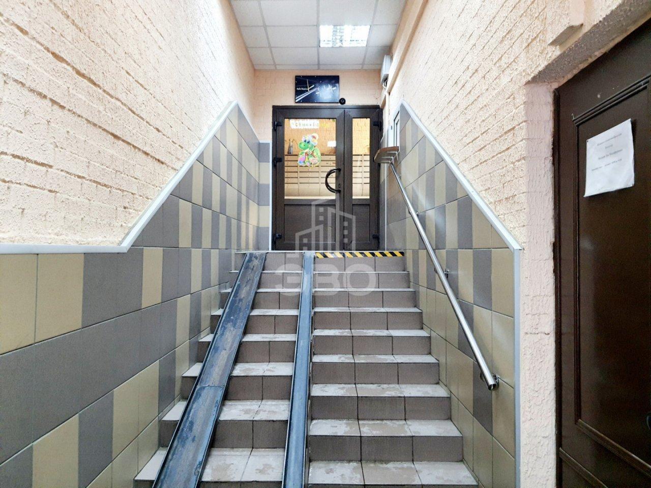 четырехкомнатная квартира в Санкт-Петербурге по адресу: Пражская ул., 44