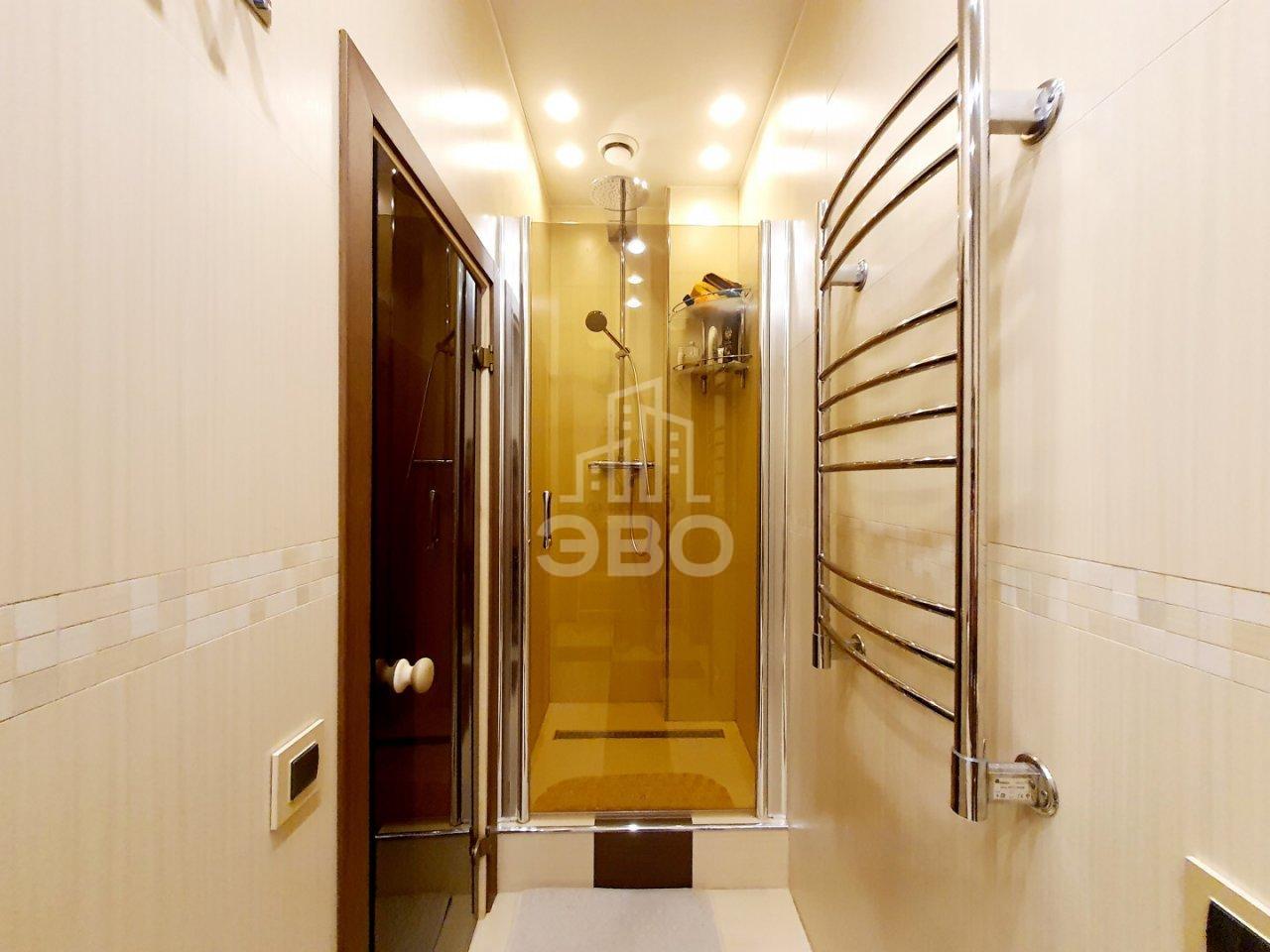 четырехкомнатная квартира в Санкт-Петербурге по адресу: Пражская ул., 44