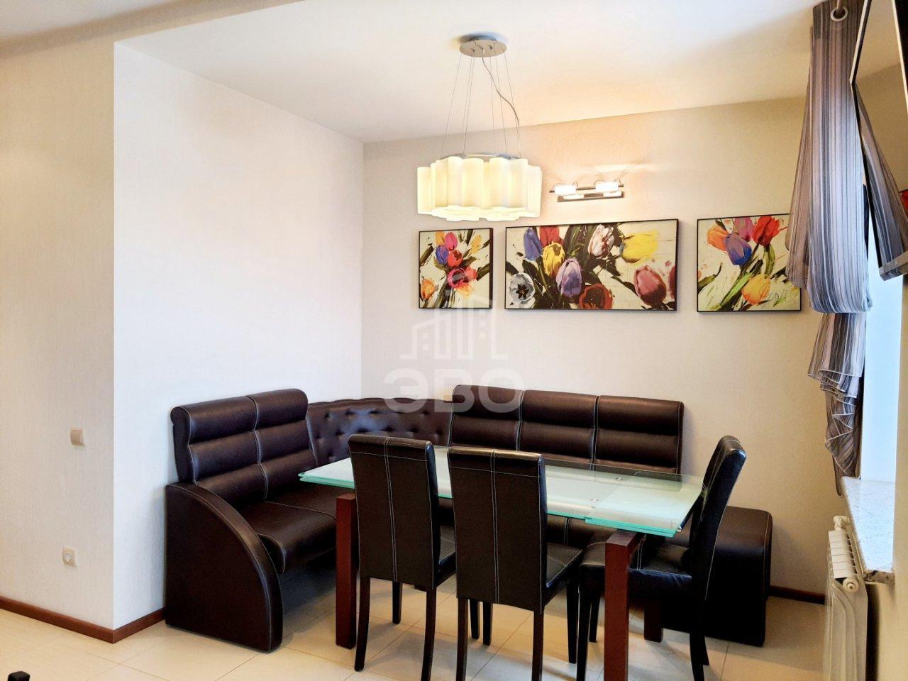 четырехкомнатная квартира в Санкт-Петербурге по адресу: Пражская ул., 44