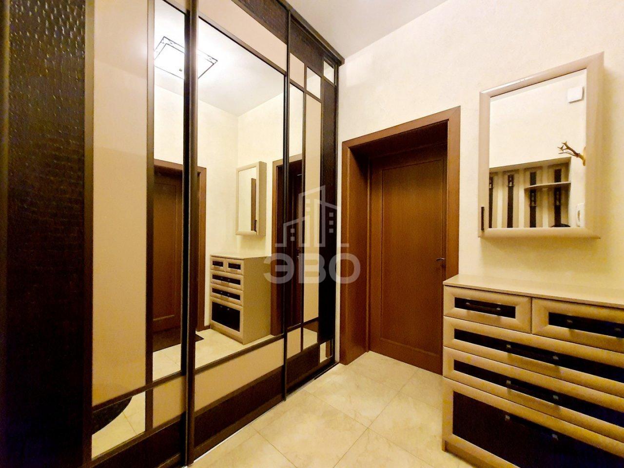 четырехкомнатная квартира в Санкт-Петербурге по адресу: Пражская ул., 44