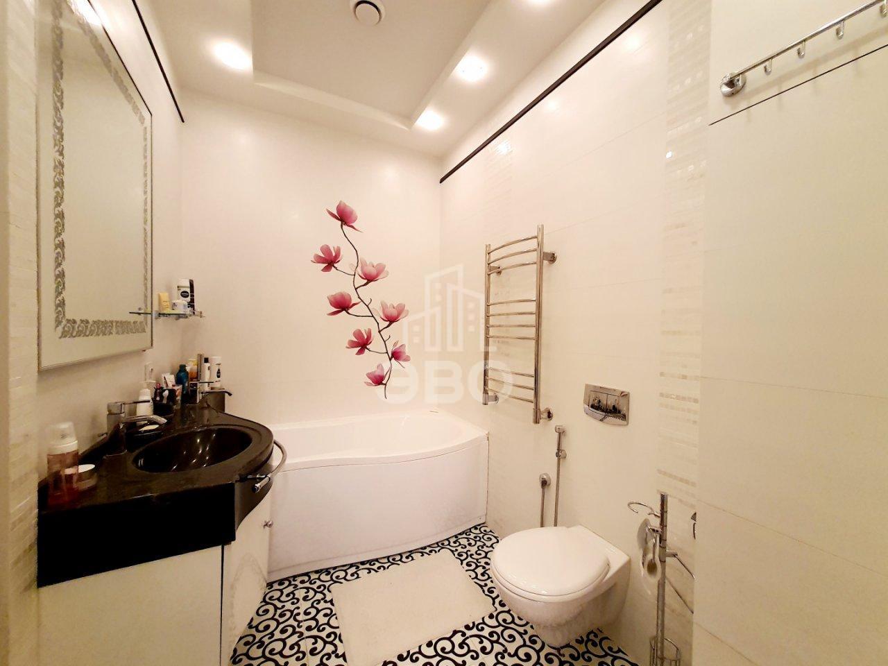 четырехкомнатная квартира в Санкт-Петербурге по адресу: Пражская ул., 44