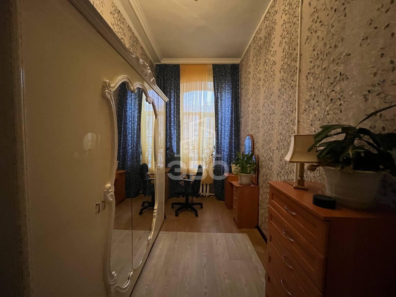 комната в Санкт-Петербурге по адресу: 1-я В.О. линия, 48