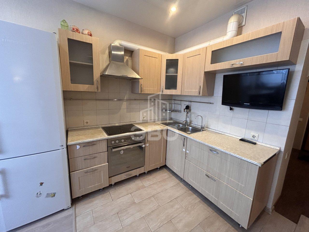 однокомнатная квартира в Санкт-Петербурге по адресу: Оптиков ул., 49, к 2