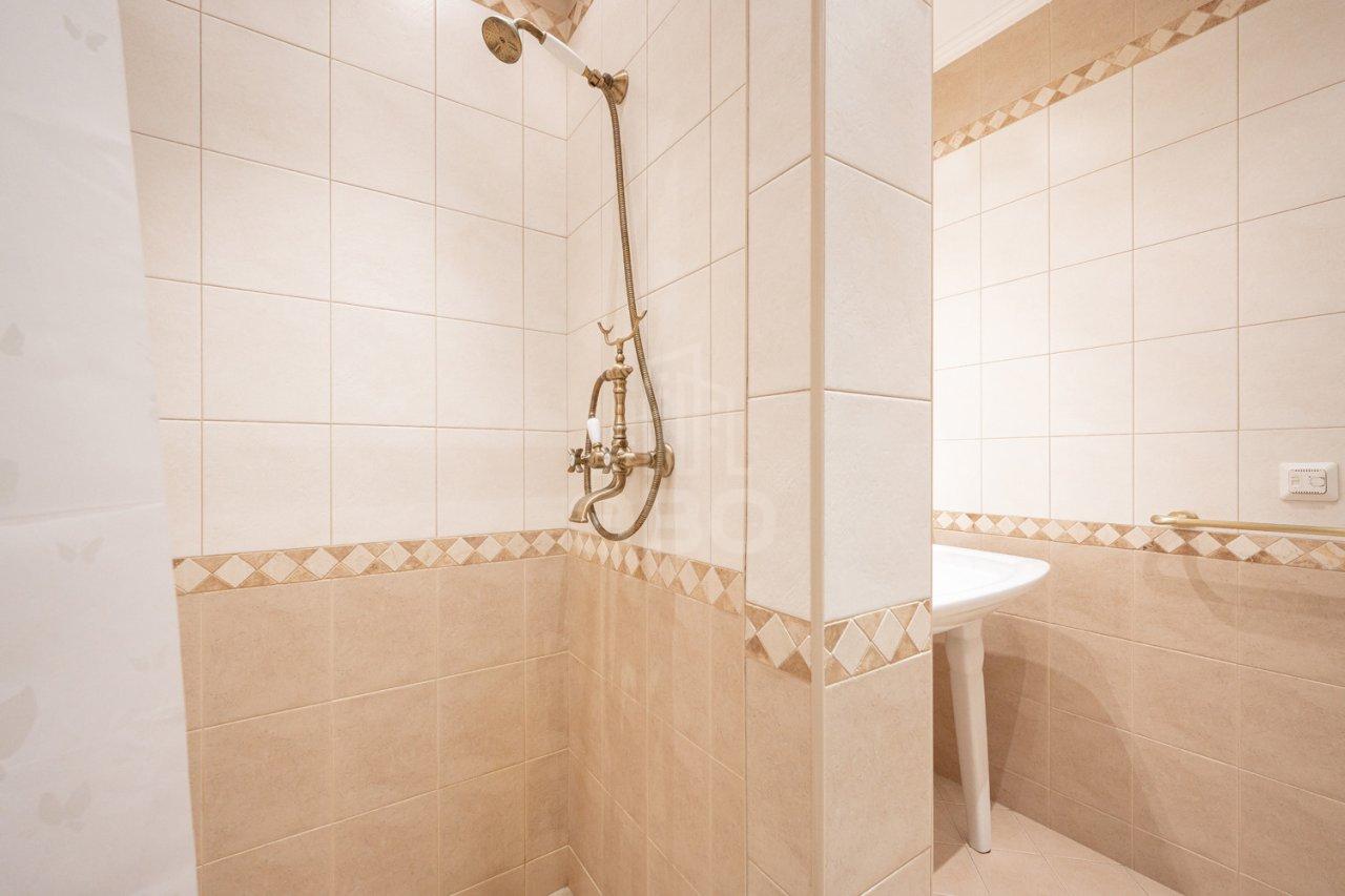 двухкомнатная квартира в Санкт-Петербурге по адресу: Малая Садовая ул., 3/54