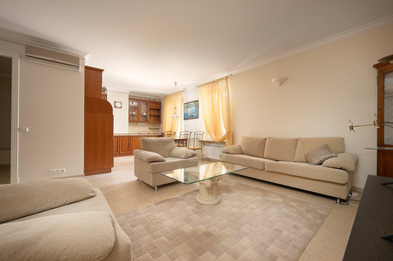 двухкомнатная квартира в Санкт-Петербурге по адресу: Малая Садовая ул., 3/54