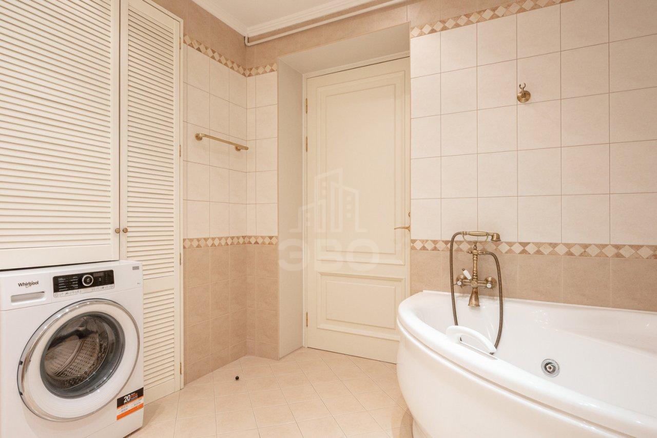 двухкомнатная квартира в Санкт-Петербурге по адресу: Малая Садовая ул., 3/54