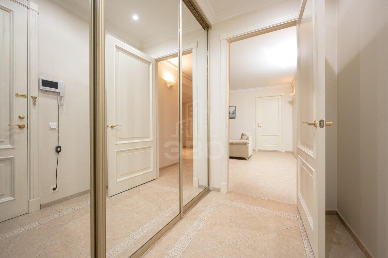 двухкомнатная квартира в Санкт-Петербурге по адресу: Малая Садовая ул., 3/54