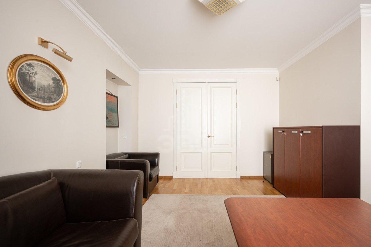 двухкомнатная квартира в Санкт-Петербурге по адресу: Малая Садовая ул., 3/54