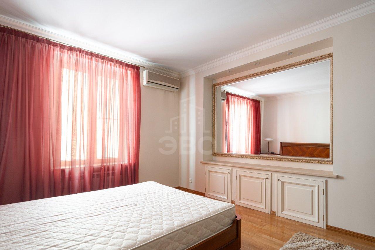 двухкомнатная квартира в Санкт-Петербурге по адресу: Малая Садовая ул., 3/54