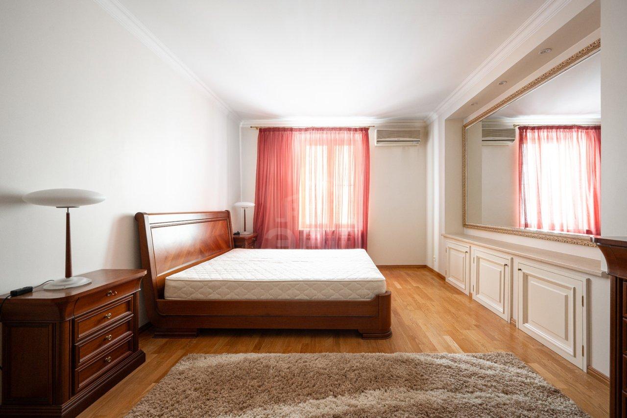 двухкомнатная квартира в Санкт-Петербурге по адресу: Малая Садовая ул., 3/54