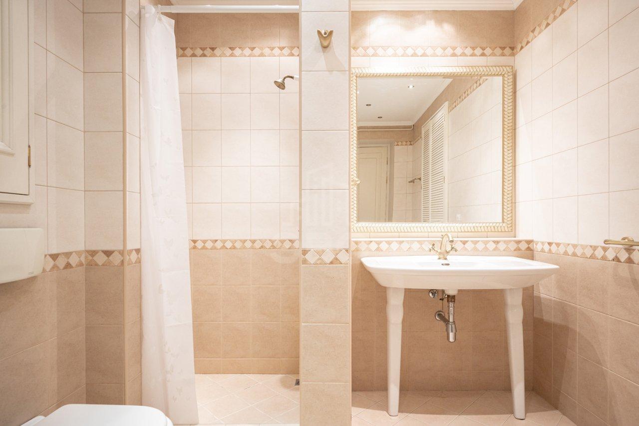 двухкомнатная квартира в Санкт-Петербурге по адресу: Малая Садовая ул., 3/54