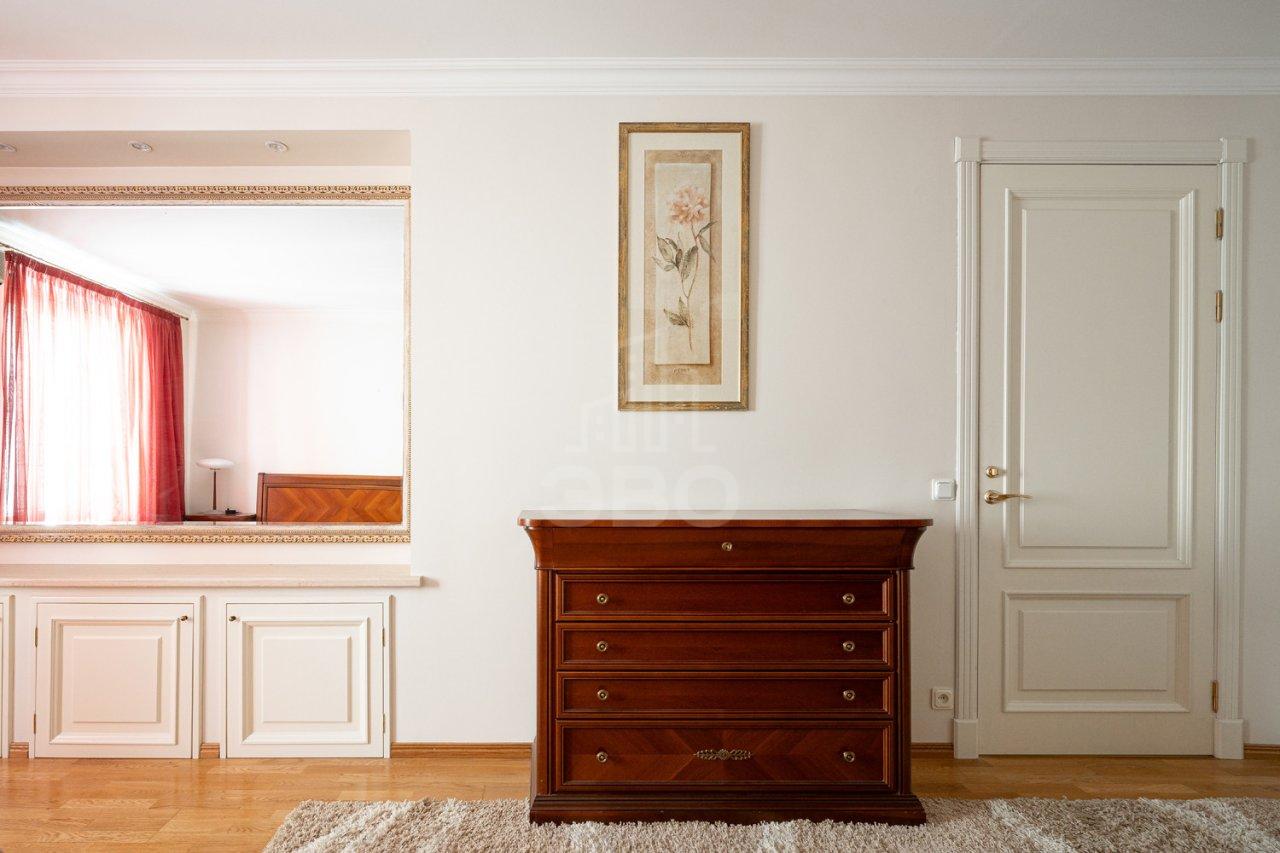 двухкомнатная квартира в Санкт-Петербурге по адресу: Малая Садовая ул., 3/54