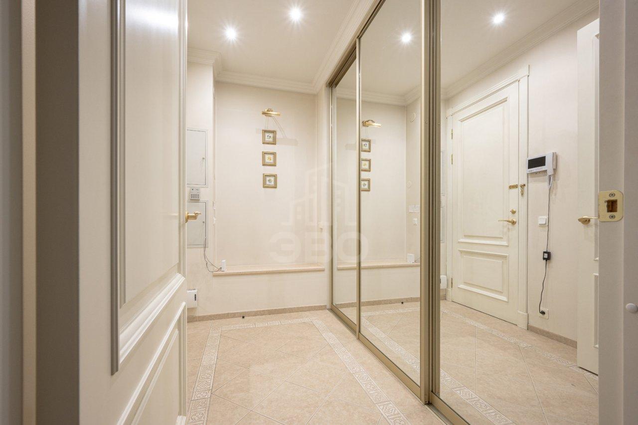 двухкомнатная квартира в Санкт-Петербурге по адресу: Малая Садовая ул., 3/54