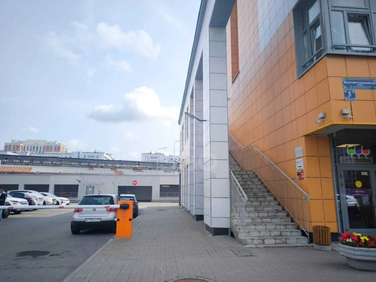 коммерция в Санкт-Петербурге по адресу: Малая Митрофаньевская ул., 5, к 1, строение 1